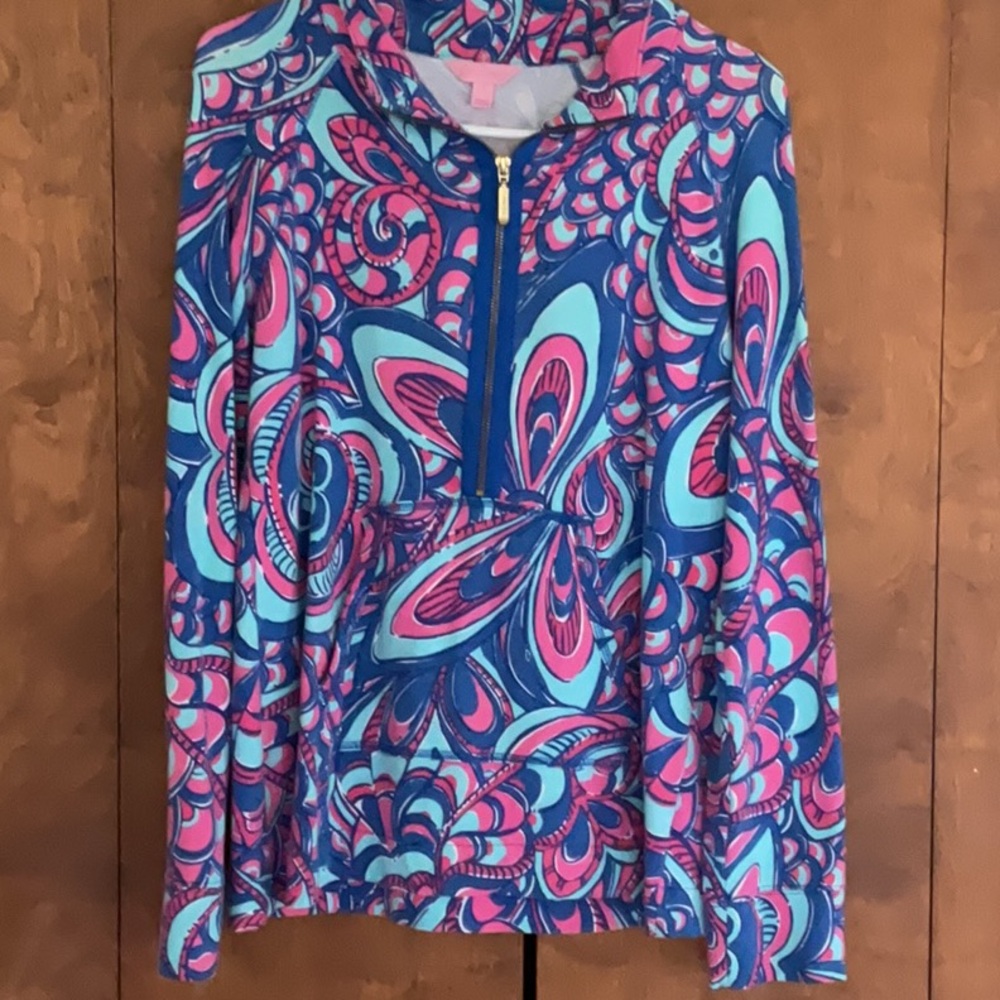 LILLY PULITZER...Has some fading and piling but still colorful and very pretty .